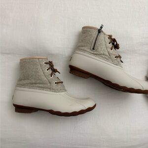 Sperry Women's Tan and Cream Winter Boots